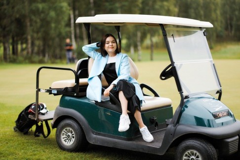 Fashion-девичник нового поколения: тест-драйв машин и игра в гольф 90