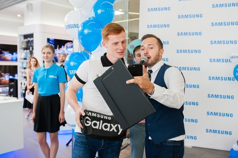Открытие фирменного магазина Samsung 50