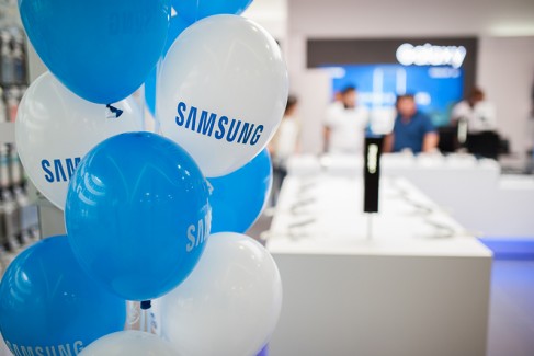 Открытие фирменного магазина Samsung 58