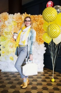 Фоторепортаж: желтый PRET-A-PORTAL Fashion Coffee в ТЦ Метрополь 61