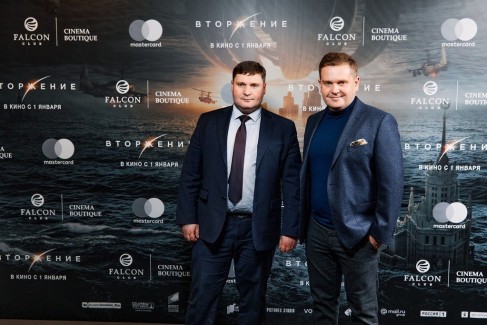 Федор Бондарчук и Александр Петров представили в Минске фильм «Вторжение» 9