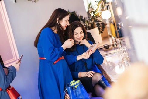 Фоторепортаж: PRETAPORTAL Fashion Coffee в цвете classic blue 4
