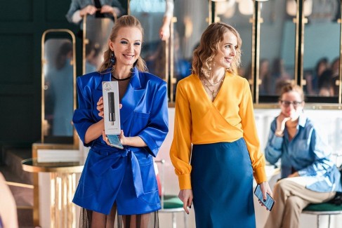 Фоторепортаж: PRETAPORTAL Fashion Coffee в цвете classic blue 8