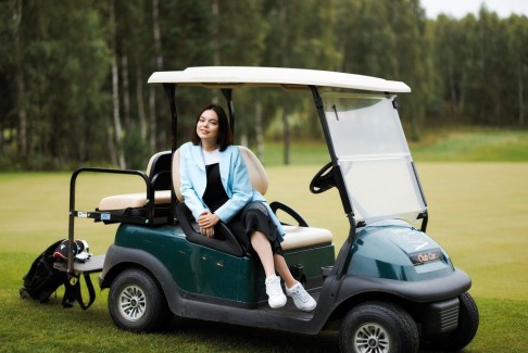 Fashion-девичник нового поколения: тест-драйв машин и игра в гольф 92