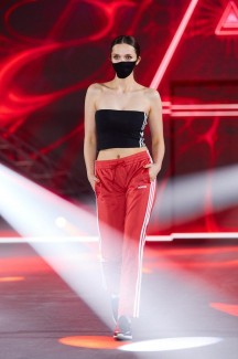 Без зрителей и в масках: Brands Fashion Show состоялось в соответствии с рекомендациями ВОЗ 48