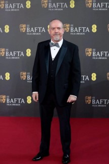 Премия BAFTA 2024: лауреаты и образы красной ковровой дорожки 23