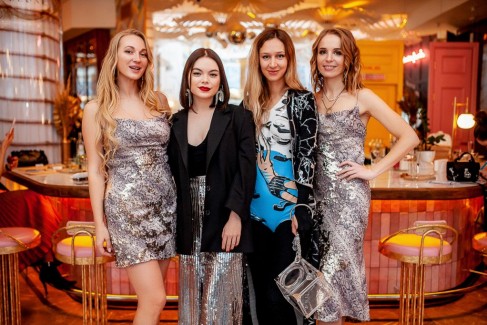 Glitter party: как прошел  праздничный PRETAPORTAL Fashion Coffee в баре LEØNE 85