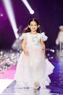 Brands Fashion Show: СИЯНИЕ 147