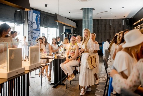 White party на Зыбицкой: фоторепортаж с PRETAPORTAL Fashion Coffee в гастробаре «Правда» 27
