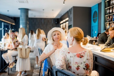 White party на Зыбицкой: фоторепортаж с PRETAPORTAL Fashion Coffee в гастробаре «Правда» 31