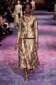 Греческие богини и жидкое золото на показе Dior Couture 3