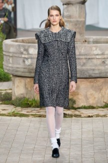 Время белого на показе Chanel Haute Couture 2020 18