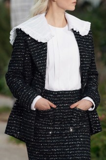 Время белого на показе Chanel Haute Couture 2020 32