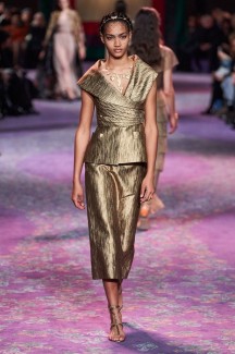 Греческие богини и жидкое золото на показе Dior Couture 16