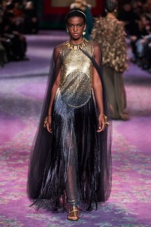 Греческие богини и жидкое золото на показе Dior Couture 14