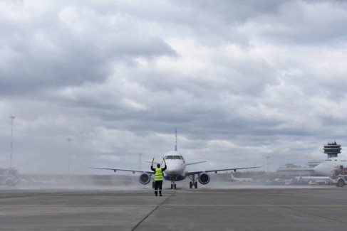Новый Embraer-175 прибыл в Минск! 1