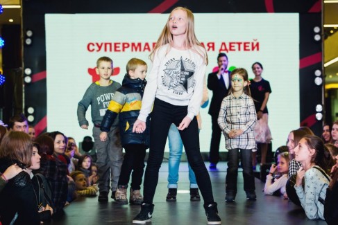 Влад Лисовец, «ВИА Гра» и fashion shows: как прошел день рождения Galleria Minsk 70