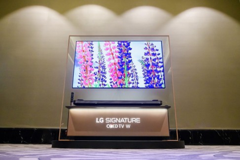 LG SIGNATURE OLED TV W | GUESTS 5