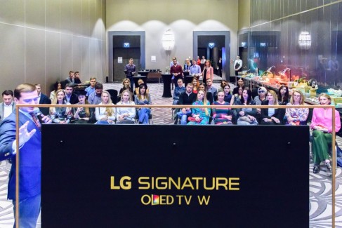 LG SIGNATURE OLED TV W | GUESTS 72