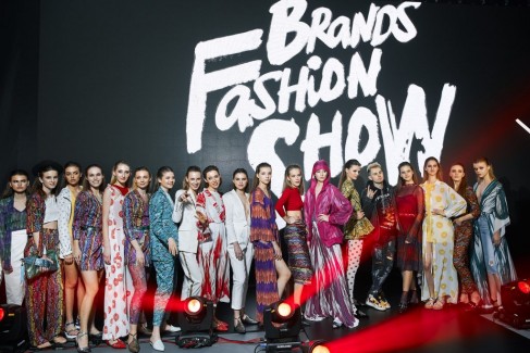 Brands Fashion Show: Navro 86