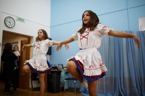 Белорусские красавицы устроили праздник для воспитанников SOS - Детской деревни 11