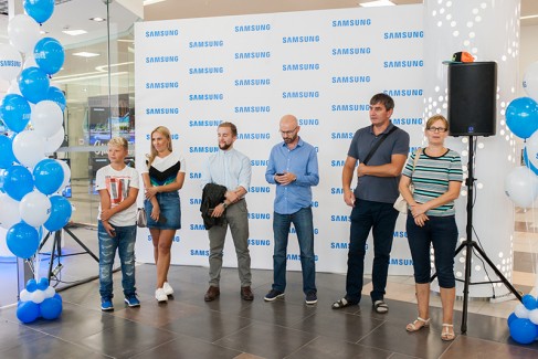 Открытие фирменного магазина Samsung 34