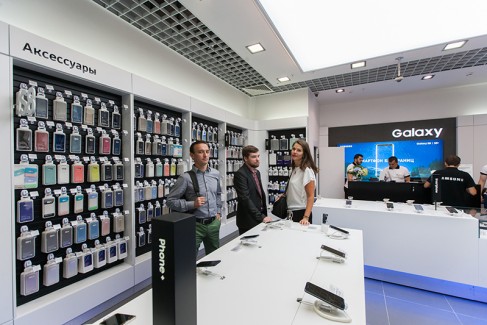 Открытие фирменного магазина Samsung 10
