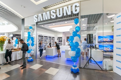 Открытие фирменного магазина Samsung 3