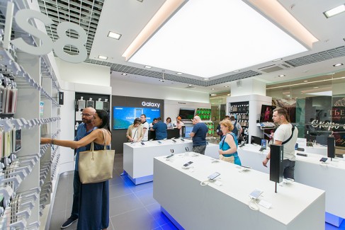 Открытие фирменного магазина Samsung 7
