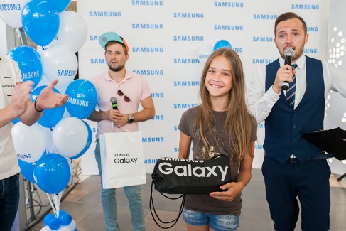 Открытие фирменного магазина Samsung 51
