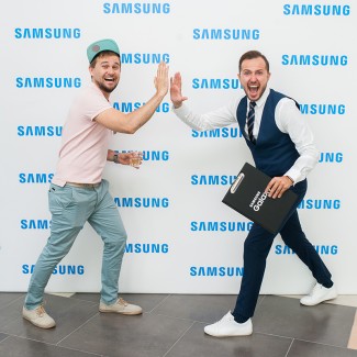 Открытие фирменного магазина Samsung 53