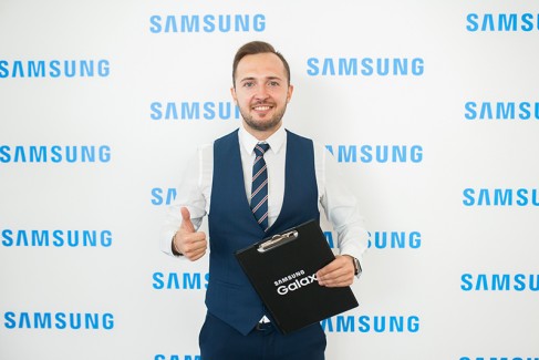 Открытие фирменного магазина Samsung 54