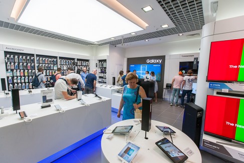 Открытие фирменного магазина Samsung 13