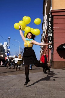 Фоторепортаж: желтый PRET-A-PORTAL Fashion Coffee в ТЦ Метрополь 104