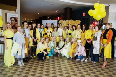 Фоторепортаж: желтый PRET-A-PORTAL Fashion Coffee в ТЦ Метрополь 109