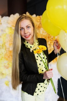 Фоторепортаж: желтый PRET-A-PORTAL Fashion Coffee в ТЦ Метрополь 11