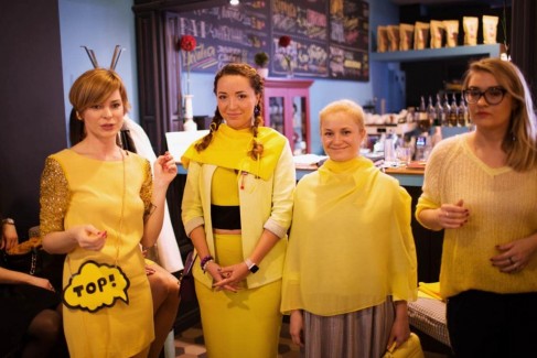 Фоторепортаж: желтый PRET-A-PORTAL Fashion Coffee в ТЦ Метрополь 83