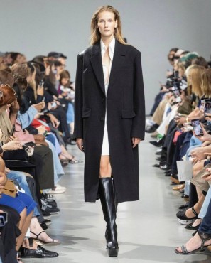 Какие тенденции диктует Париж: Неделя моды 2023 72