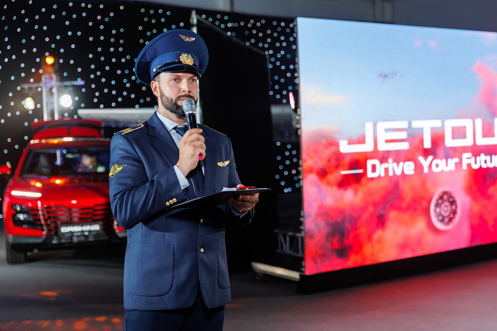 В Беларуси стартовали продажи нового автомобильного бренда JETOUR 6