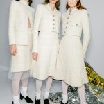 Время белого на показе Chanel Haute Couture 2020