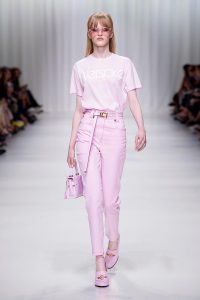 розовый цвет Versace